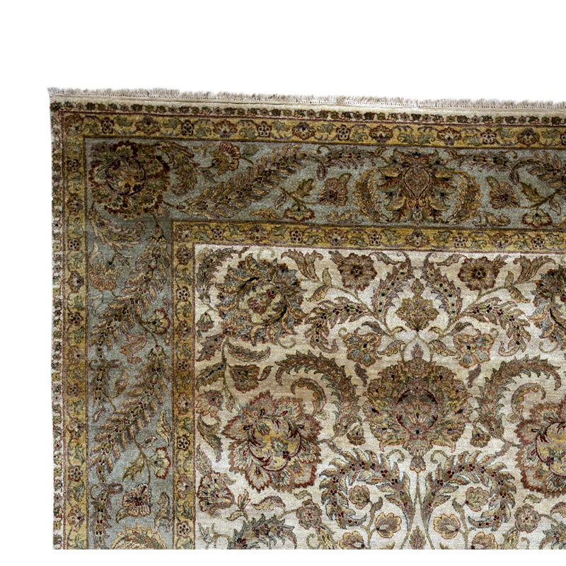 Hand Knotted Wool Oriental Area Rug in Ivory And Green
