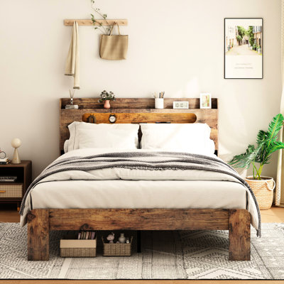 Base de lit pleine grandeur avec plateforme en bois avec tête de lit et rangement à DEL, 2 pour une charge pratique, fonctionnement silencieux, pas de sommier, installation rapide, grand sous l'espace, tête de lit brun foncé, ports