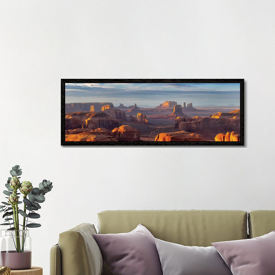 Hunts Mesa Navajo Tribal Park II von Susanne Kremer - Panoramaleinwand auf Leinwand Giclée auf Leinwand