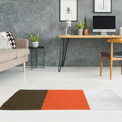 Tapis brun/blanc pour salle de football cleveland
