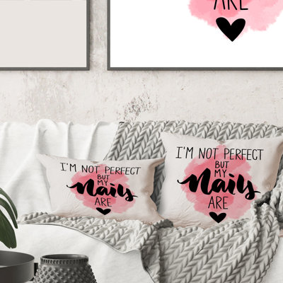 Housse de coussin et insert carré I Am Not Perfect But My Nails Are Square