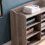 Meuble à chaussures en bois taupe foncé avec neuf sections de tablettes pour boîte d'entrée