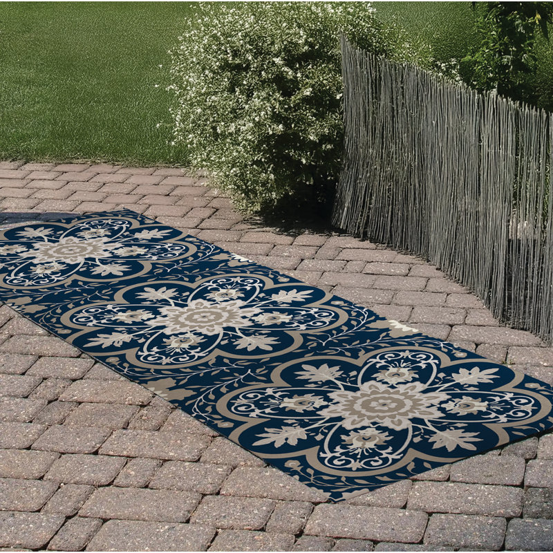 Skyler Outdoor Rug, Runner 2'6" x 8'