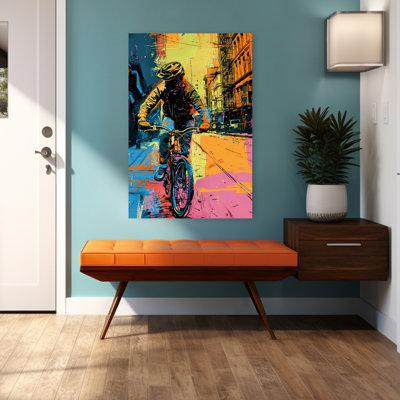 «Vibrant City Cyclist Contemporary Mountain Architecture», reproduction d'art murale