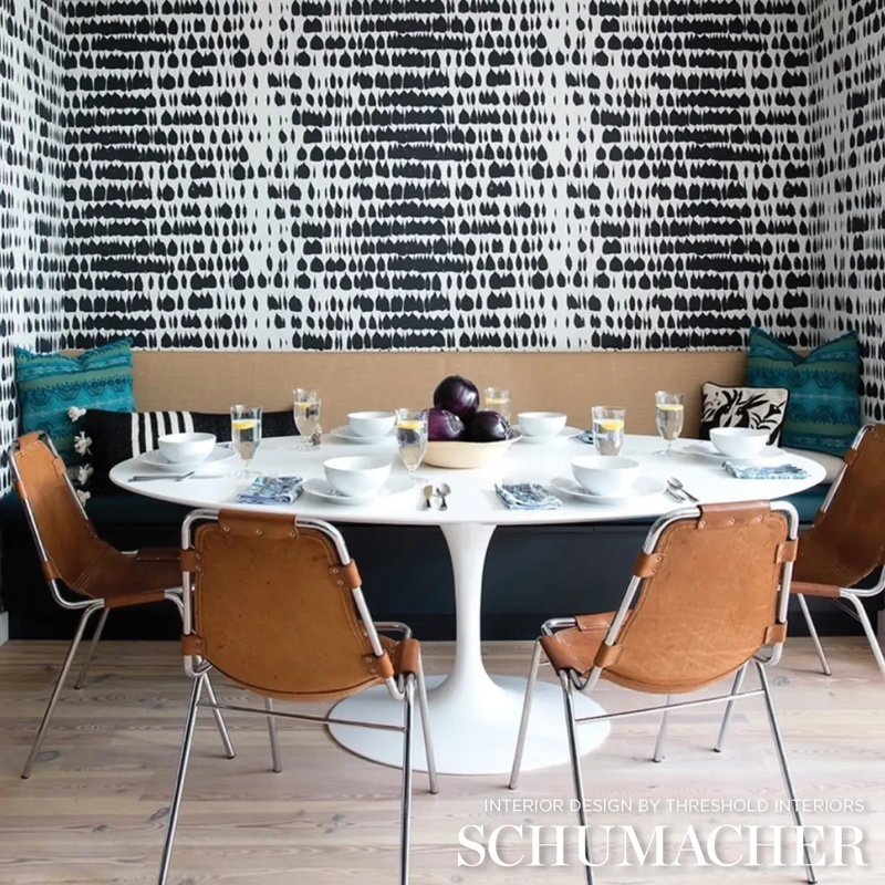 Queen Of Spain Wallpaper, Black