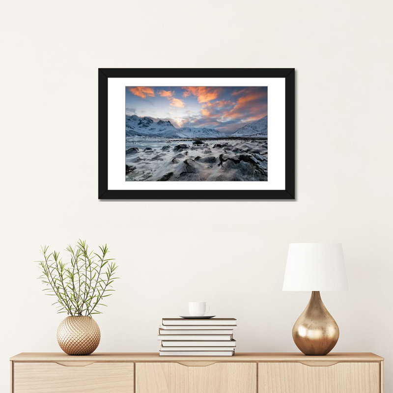 « cold matinée », reproduction de photo sur toile, H 18 po x l 26 po x P 1,5 po, Papier d'art encadré noir