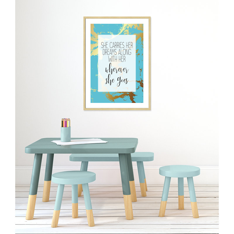 «Whereever she goes», art encadré, H 35,5 po x l 25,5 po x P 1,19 po, Encadré de boîte champagne