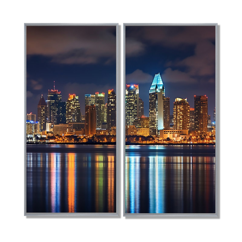 «Montreal Skyline At Night» - art mural traditionnel 2 panneaux, 20" H x 24" W, Impression encadrée flottante, Silver