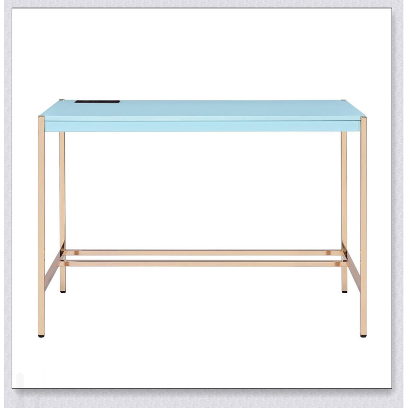 Bureau d'écriture rectangulaire avec port USB, surface ultrabrillante et base en métal doré pour un bureau à domicile moderne