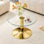 Table basse ronde en verre trempé. 17,7 pouces de haut, soutenu par une base en métal doré, avec un bord de luxe léger.-979901200