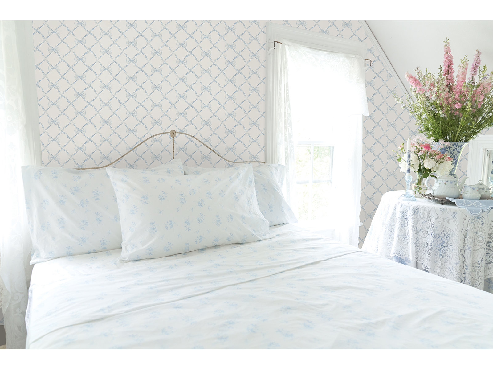 Baby Bow Peel & Stick Wallpaper Roll, Blue