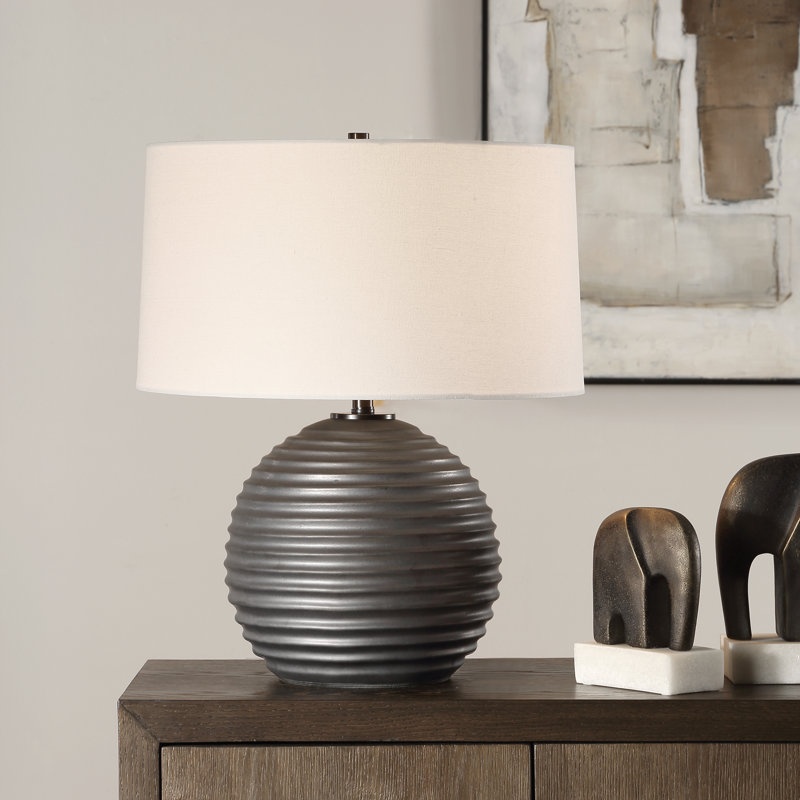 Valju Ribbed Table Lamp