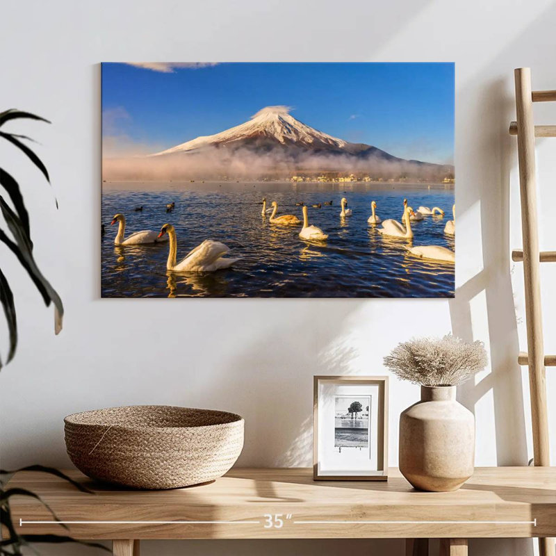 Cygnes d'Alvord près du mont Fuji, H 16 po x l 24 po