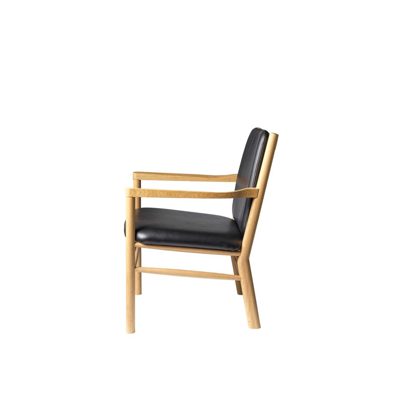 J147 Leather Armchair, Black