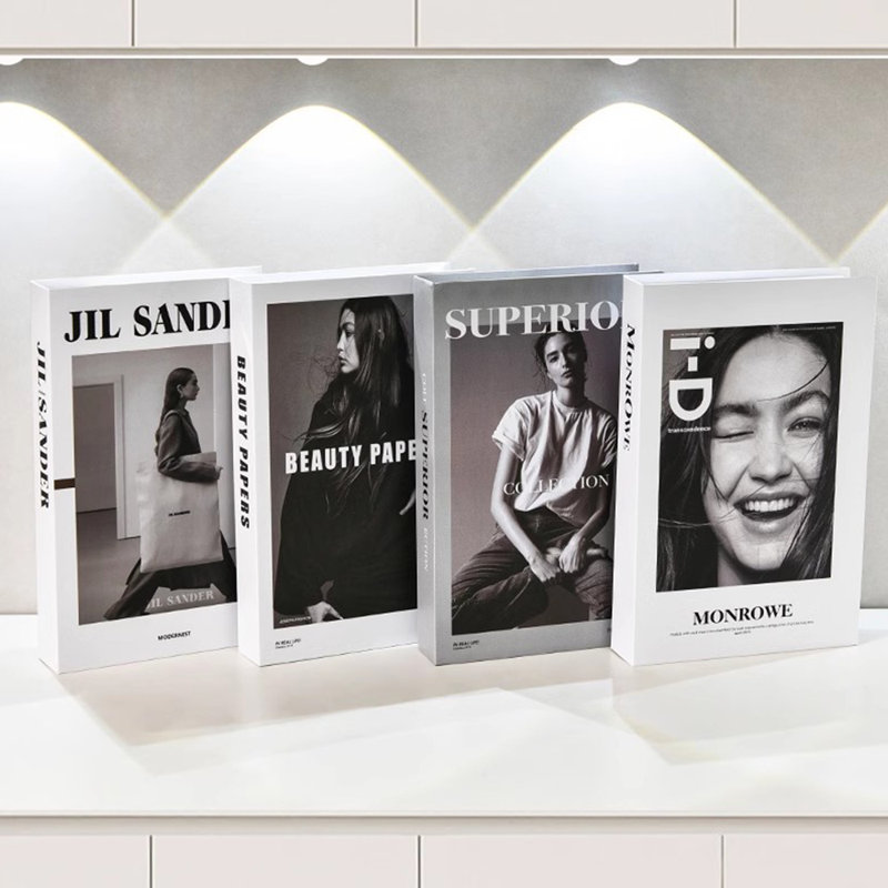 Ensemble de 4 livres en noir et blanc tendance
