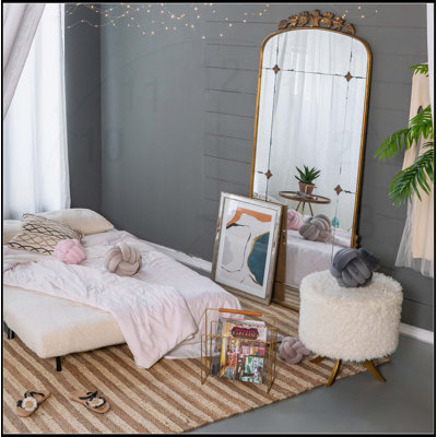 Exquis miroir pleine longueur au design grandiose et de qualité supérieure