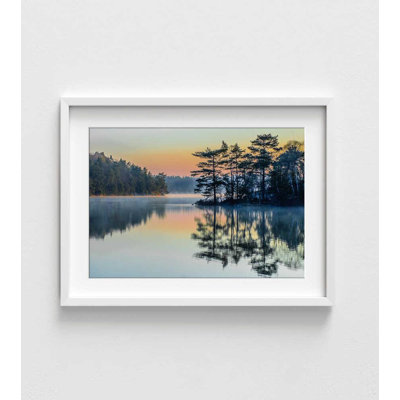 «Tranquil Lake Sunrise - Serene Nature Landscape», reproduction d'art