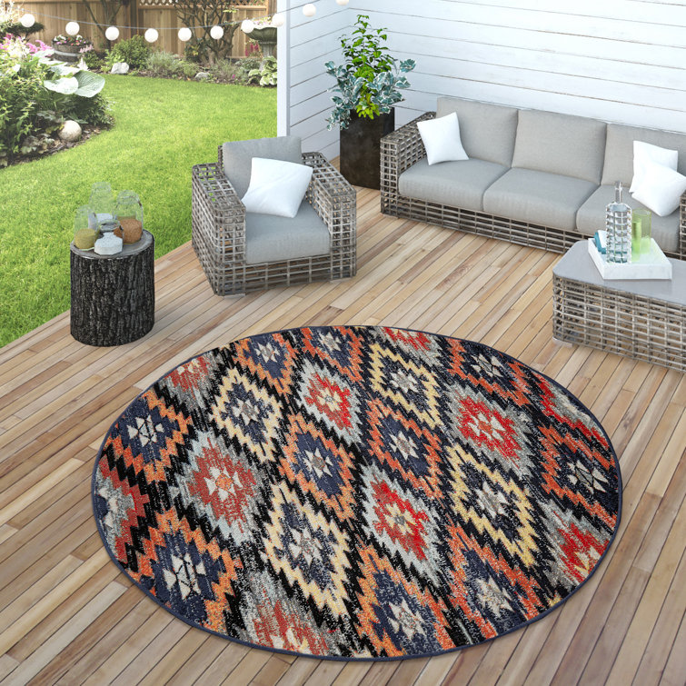 Round Claymore Ikat Indoor / Outdoor Area Rug
