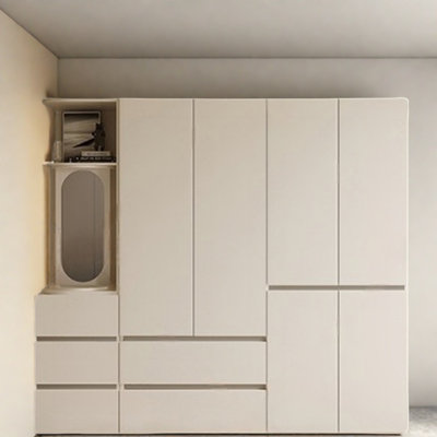Garde-robe blanche simple et moderne