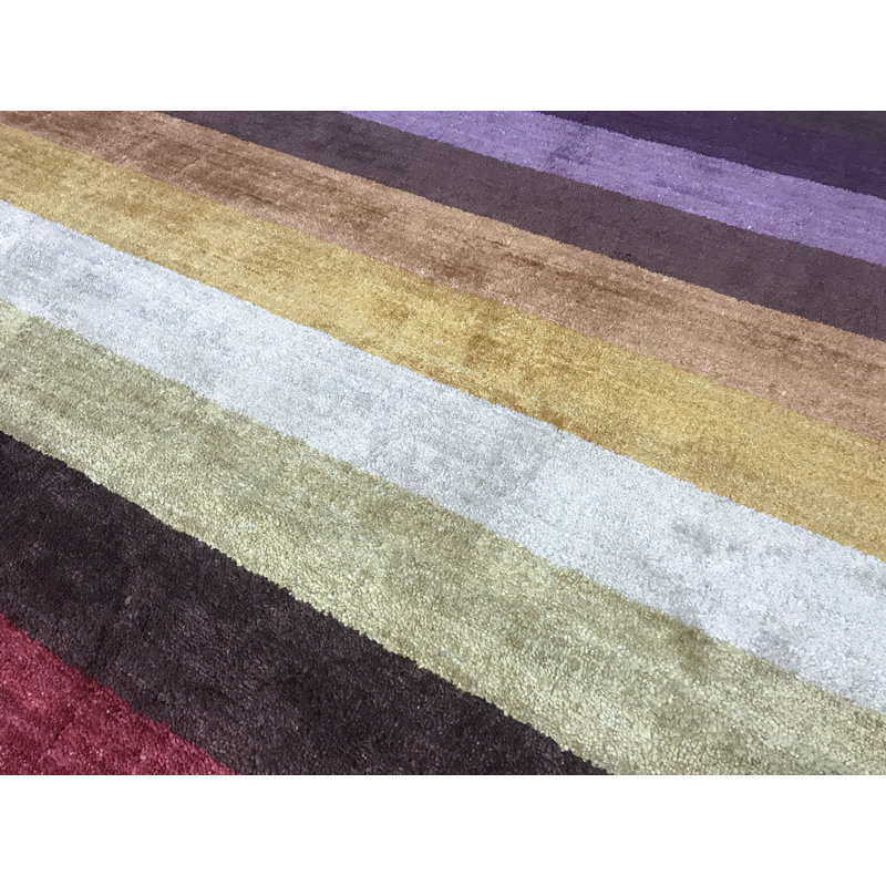Tapis rayé rouge / jaune / mauve, Rectangle 4 pi 7 po x 6 pi 7 po