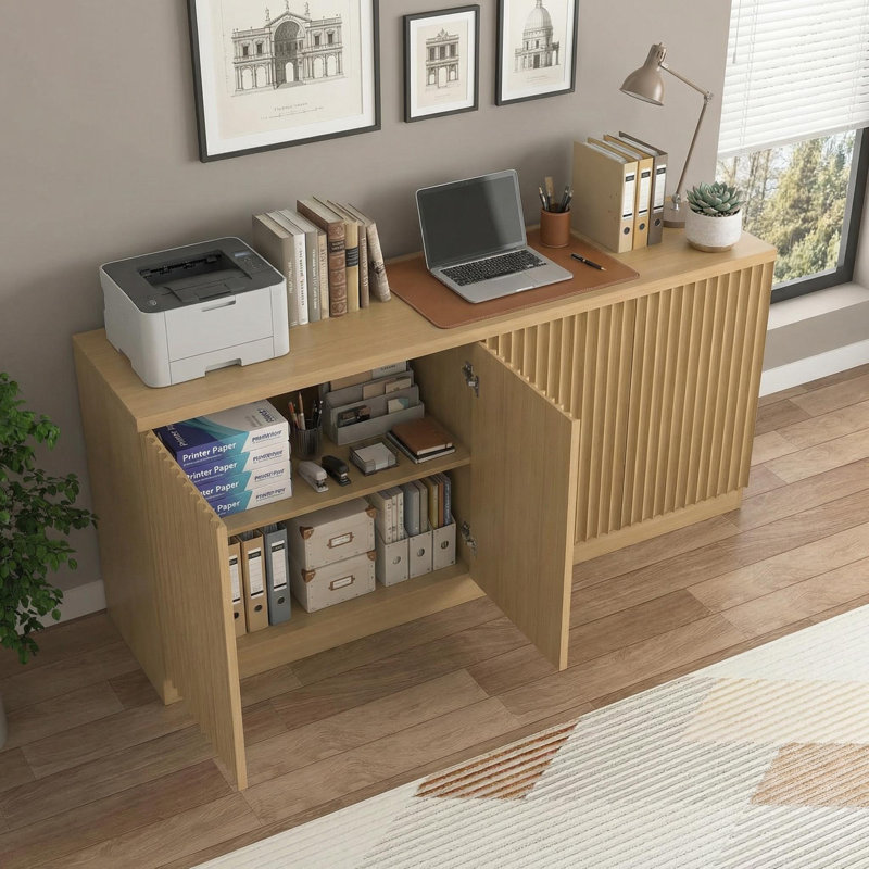 Crédence de rangement de 62,8 po avec 4 portes cannelées, naturel contemporain, Naturel