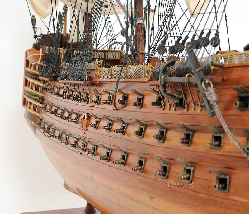 HMS Victory avec vitrine