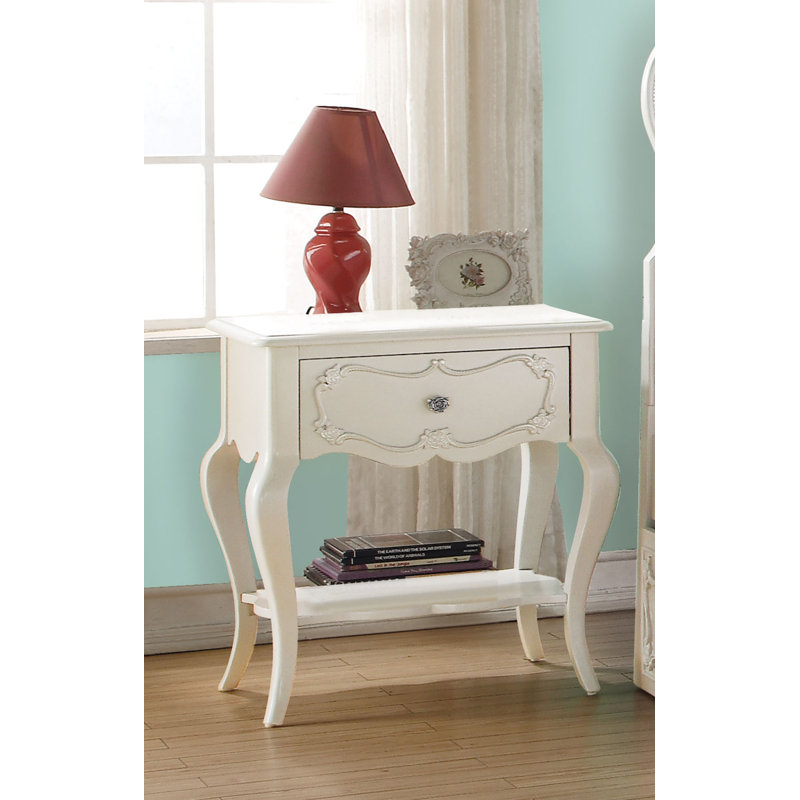 Kyrae 24'' W Nightstand, Pearl White