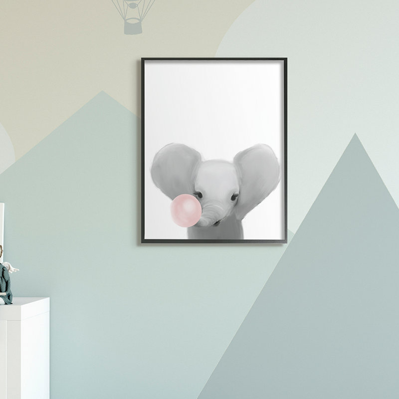 Bébé éléphant avec gomme à bulles rose, H 20 po x l 16 po x P 1,5 po, Giclée encadrée noir minuit