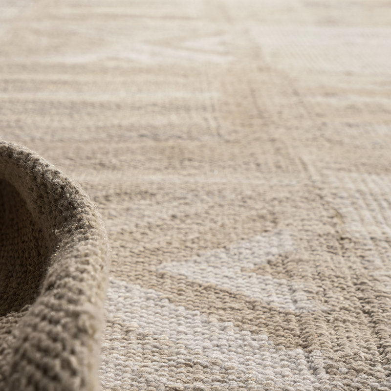 Area Rug in Ivory/Oatmeal