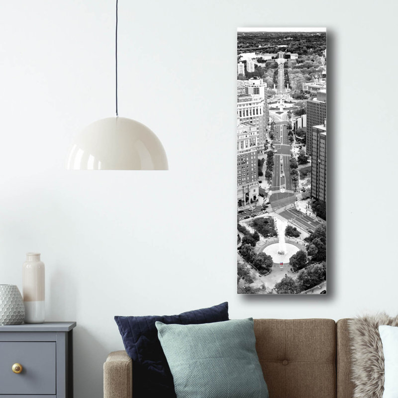  «Benjamin Franklin Parkway B & w» par Erin Clark, art mural en verre acrylique, 16 po x 48 po, H 48 po x l 16 po