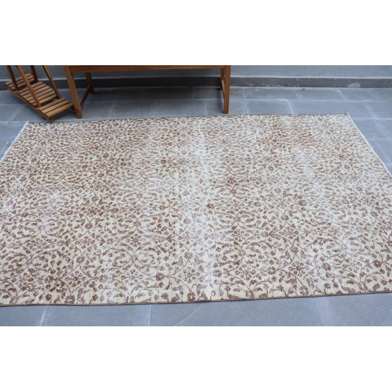 Tapis turc rétro en laine tissé à la main avec motif floral beige traditionnel pour le décor du salon