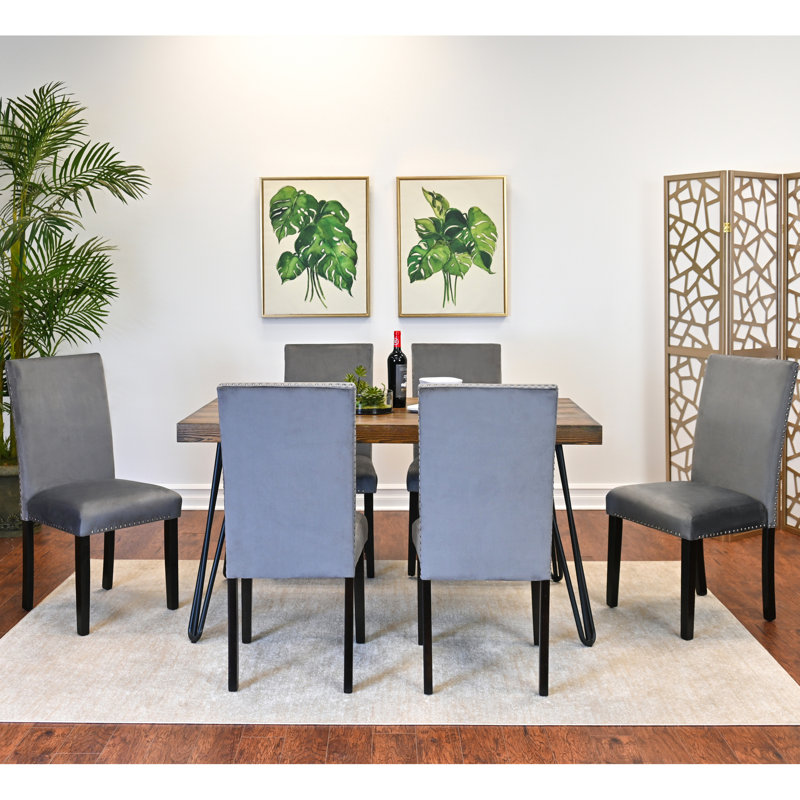 Ensemble de salle à manger: 7 avec table en épingle à cheveux et 6 chaises, finition en pin foncé, fabrication en métal, dossier des chaises en velours: 7, table design, look magnifique