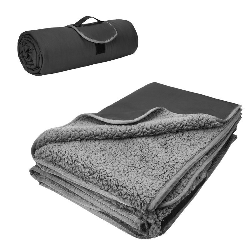 Couverture imperméable pour l'extérieur Tirrinia, L 59 po x L 79 po, Noir / gris