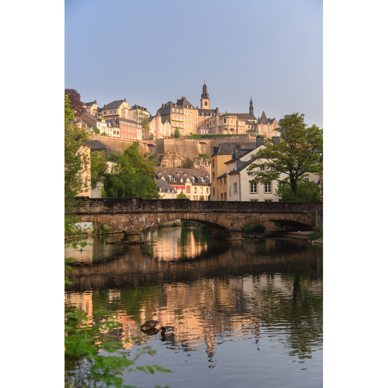 Le Luxembourg et la rivière Alzette par Fredcollin, H 48 po x l 32 po