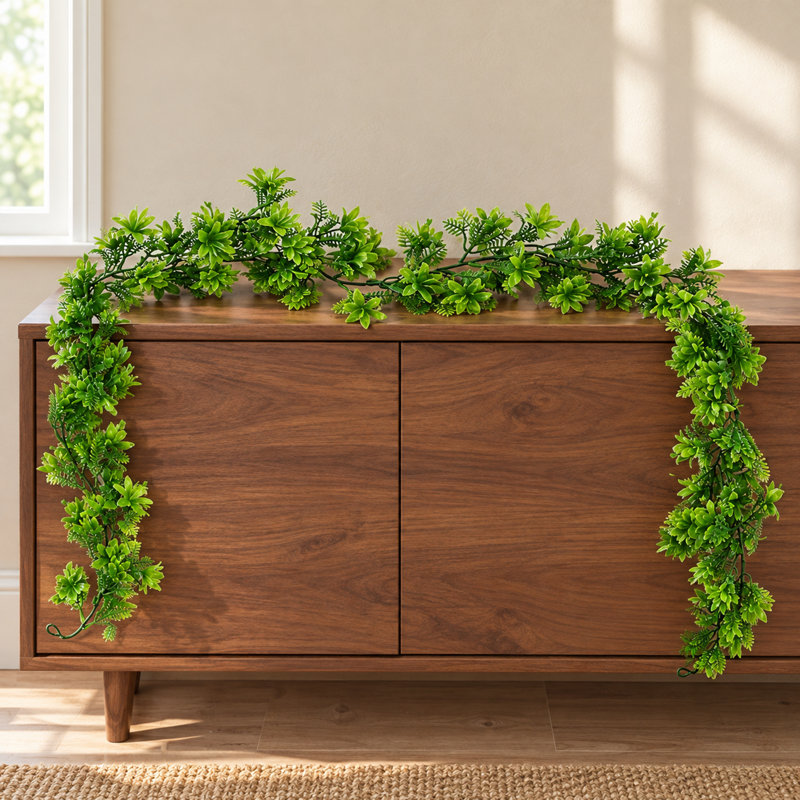 Garlands 160 cm H Faux Plant