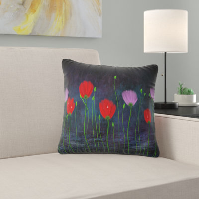 Coussin de pluie et de fleurs avec des greffons et des gouttes