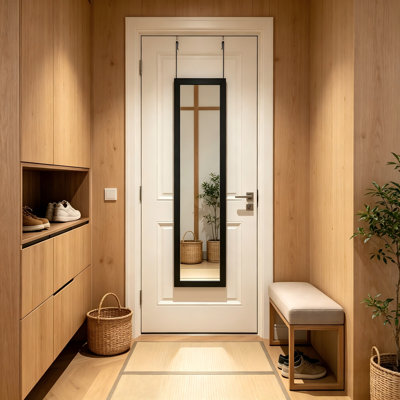 Miroir carré noir fixé à la porte, 14 po x 50 po, de taille standard, très adaptable à l'installation.