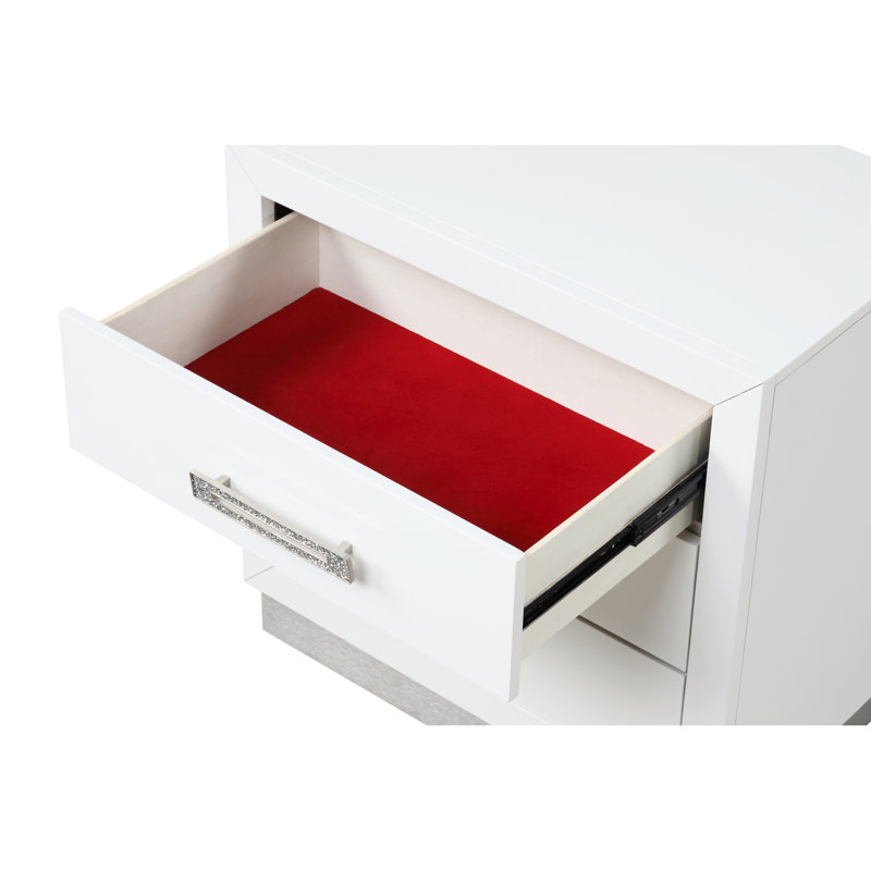 Table de chevet moderne avec 3 tiroirs au fini blanc lisse