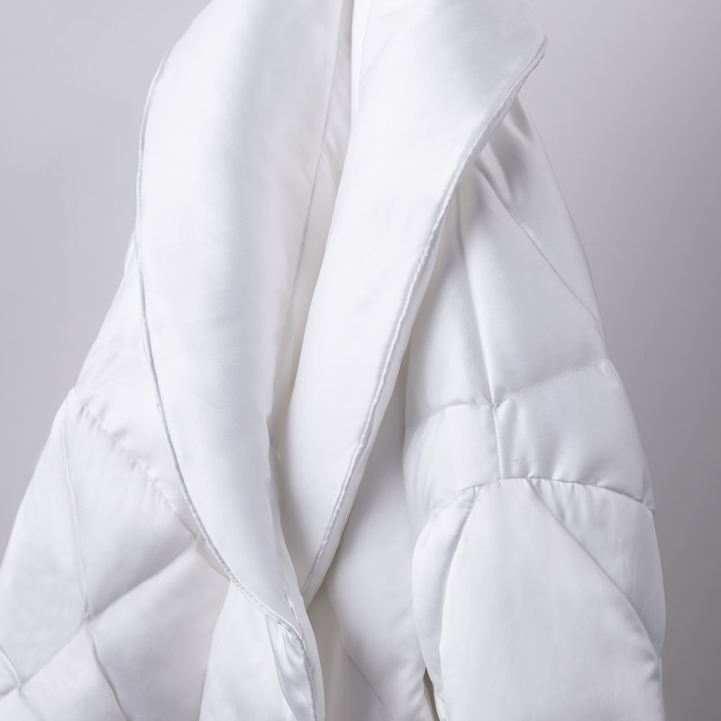 Peignoir mi-mollet en satin avec poches Hailes, P / M