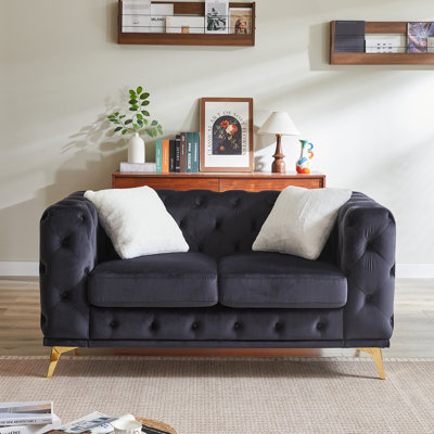 Canapé en velours de luxe 61,25 pouces avec boutons capitonnés Chesterfield, 2 coussins et pieds en métal pour une vie élégante