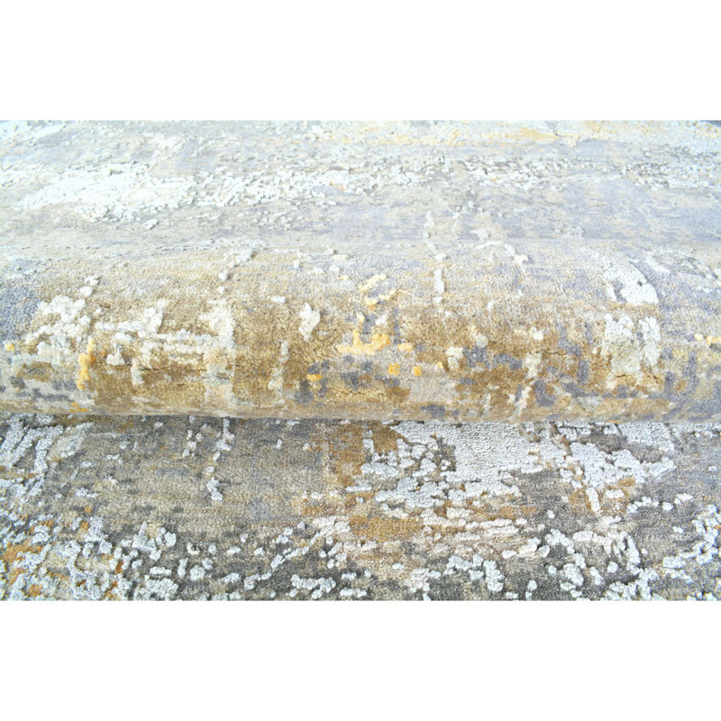 Abstract Area Rug in Grey/Gold