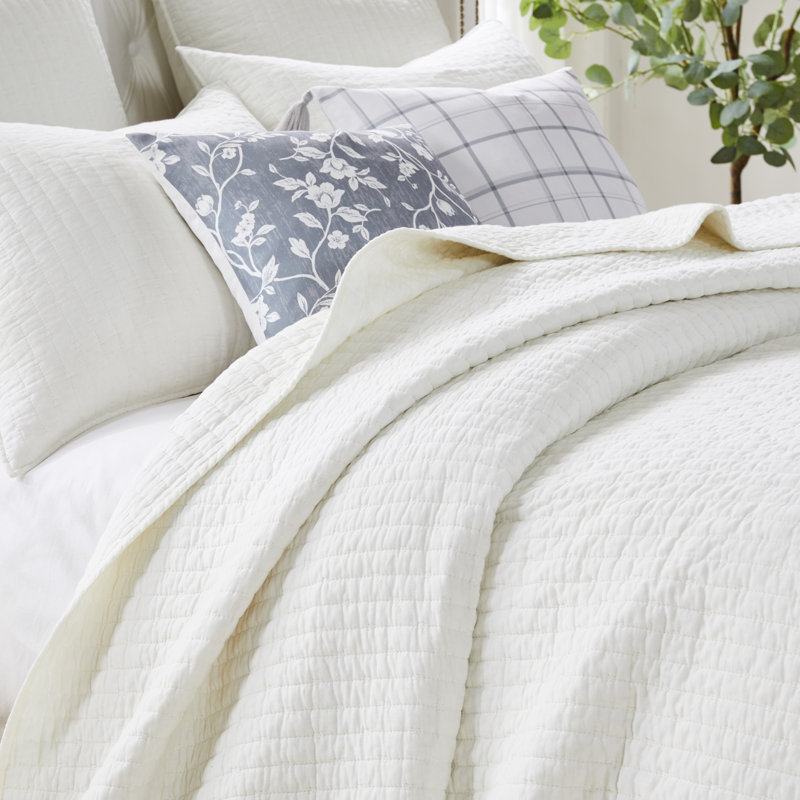 Antique White Twin Cotton Reversible Quilt Set