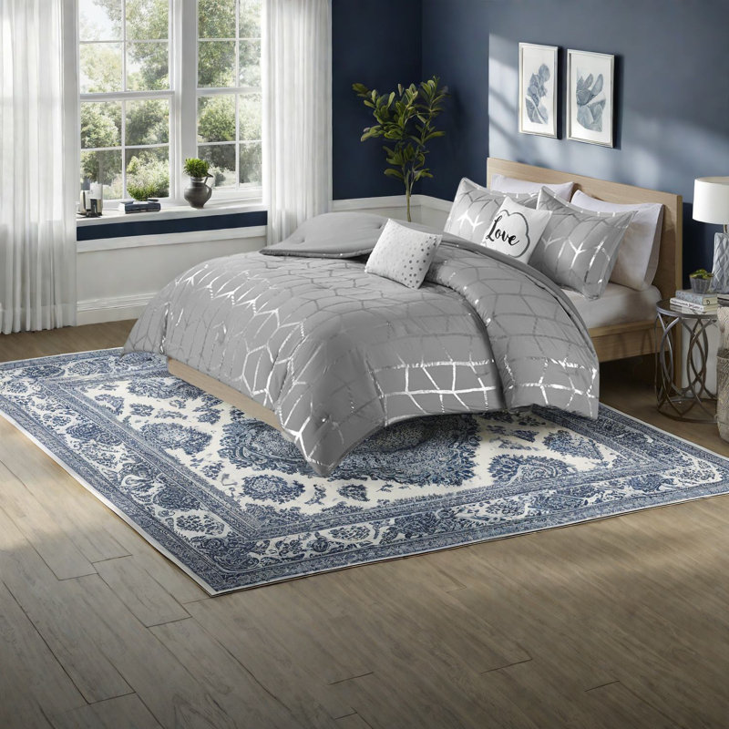Stylish Metallic Bedding Sets, Polyester Comfort, Modern Bedroom Decor