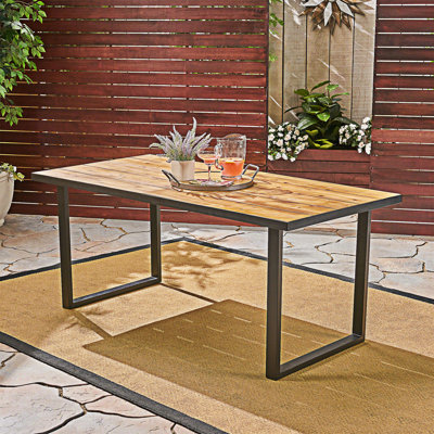 Table de salle à manger d'extérieur