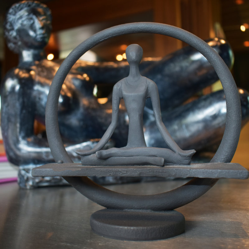 Sculpture Adam et ses amis, cercle de méditation et de yoga | 1 pièce, Noir, H 7,5 po x l 3 po x P 7 po