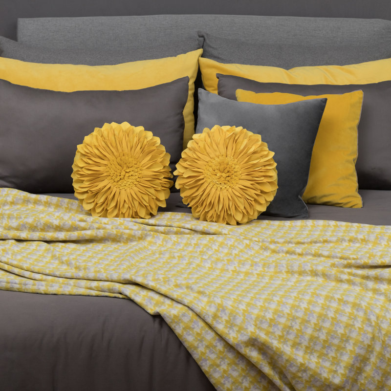 Housse et insert décoratif décoratif 3D Floral, H 12 po x l 12 po, Jaune - velours