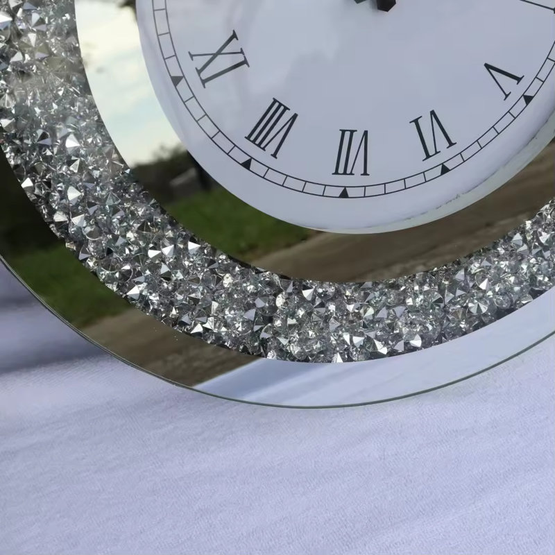 Keunte Glass Wall Clock
