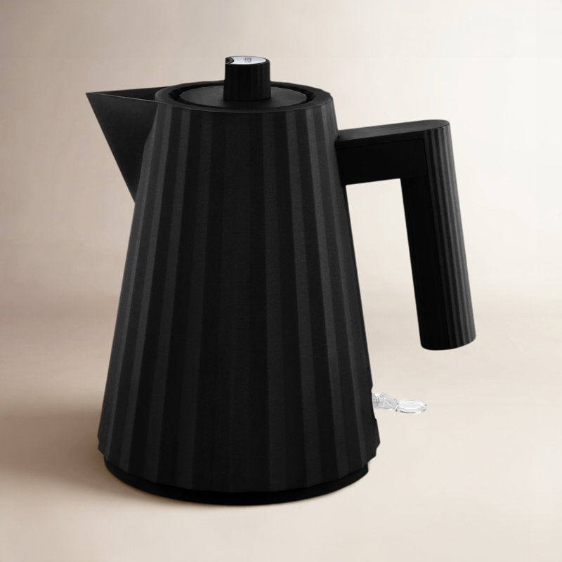 Plissé Electric Kettle, Black, Small