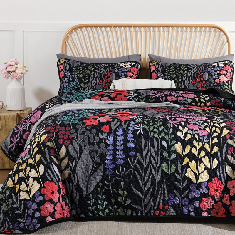 3-Piece Floral Quilt Set Soft Cozy Microfiber Lightweight All-Season Bedspread Coverlet, Queen Quilt + 2 Pillowcases, Black
