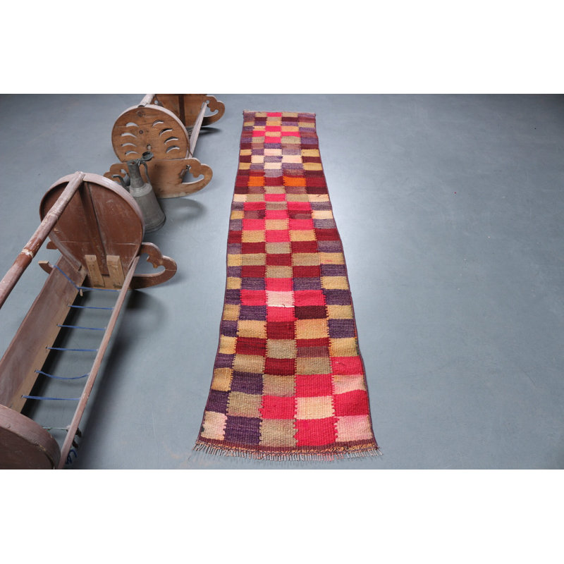 Tapis de couloir turc tissé à la main avec motif à carreaux vibrant dans des tons chauds
